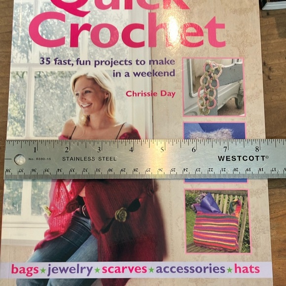 Book: Quick Crochet by Chrissie Day - 35 fast fun weekend projects - Picture 14 of 16